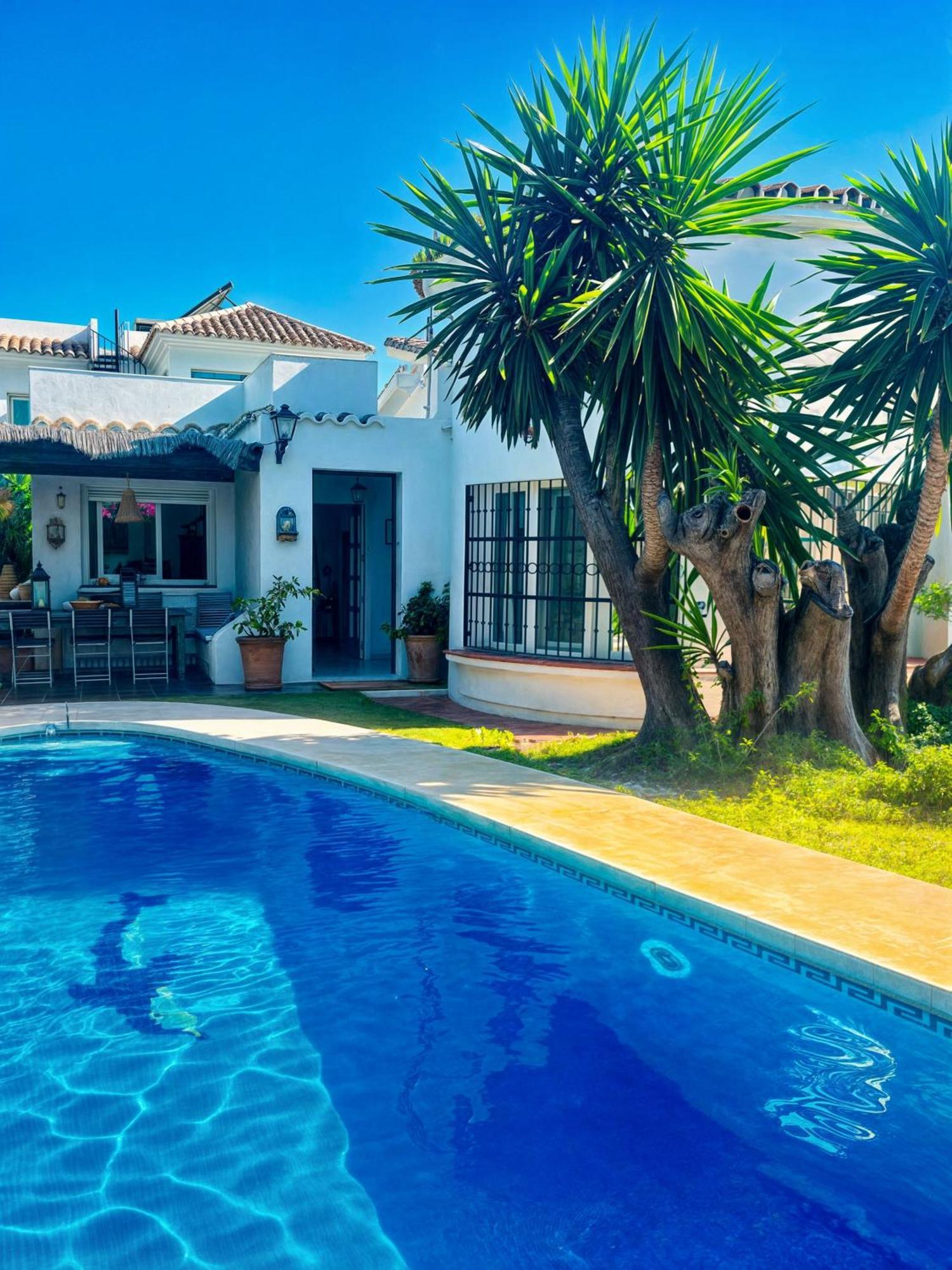 Villa Alfredo - Private Pool Next To The Beach เอสเตโปนา ภายนอก รูปภาพ
